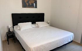 Fira Gran Via 2 - Private Rooms In A Shared Apartment - Habitaciones Privadas En Apartamento Compartido