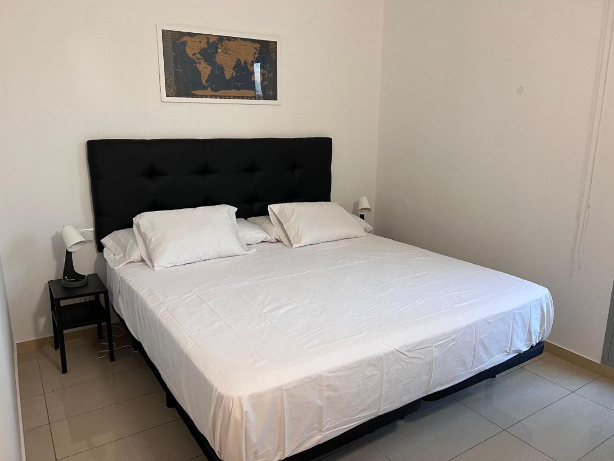 Fira Gran Via 2 - Private Rooms In A Shared Apartment - Habitaciones Privadas En Apartamento Compartido 오스피탈레트 데 요브레가트 외부 사진