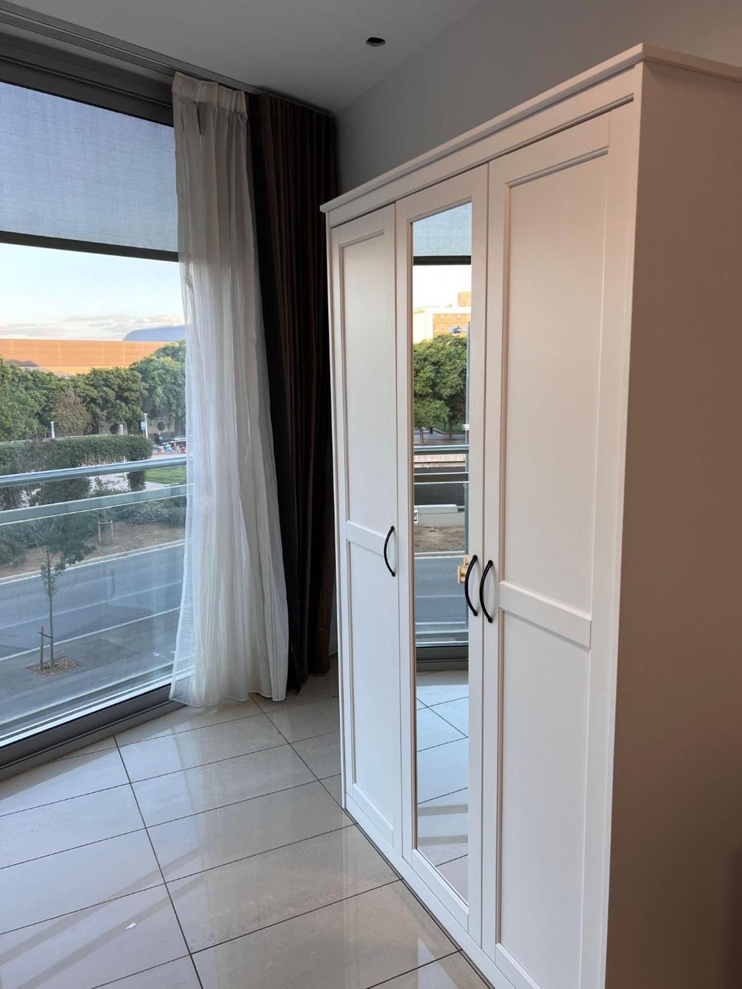 Fira Gran Via 2 - Private Rooms In A Shared Apartment - Habitaciones Privadas En Apartamento Compartido 오스피탈레트 데 요브레가트 외부 사진