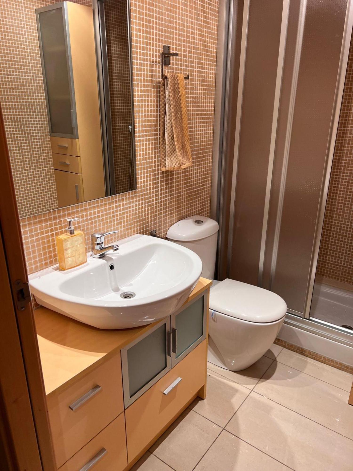 Fira Gran Via 2 - Private Rooms In A Shared Apartment - Habitaciones Privadas En Apartamento Compartido 오스피탈레트 데 요브레가트 외부 사진