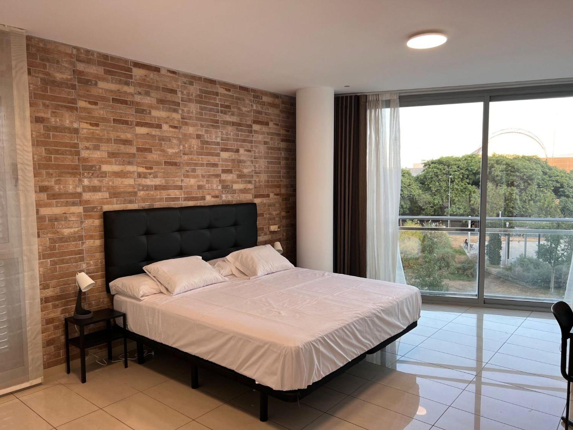 Fira Gran Via 2 - Private Rooms In A Shared Apartment - Habitaciones Privadas En Apartamento Compartido 오스피탈레트 데 요브레가트 외부 사진