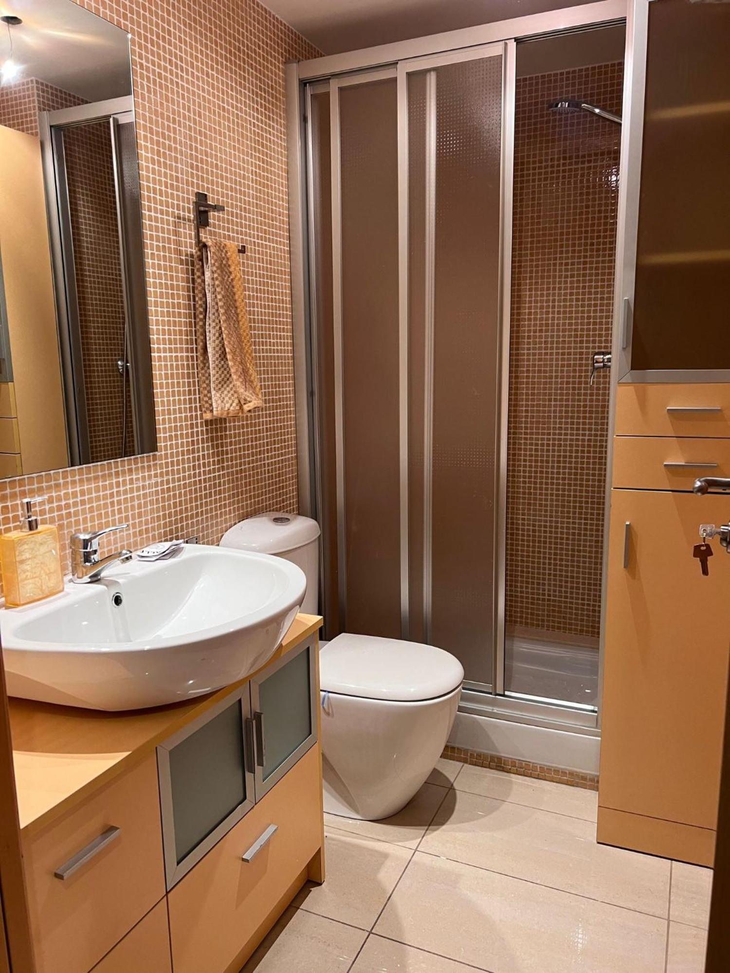 Fira Gran Via 2 - Private Rooms In A Shared Apartment - Habitaciones Privadas En Apartamento Compartido 오스피탈레트 데 요브레가트 외부 사진
