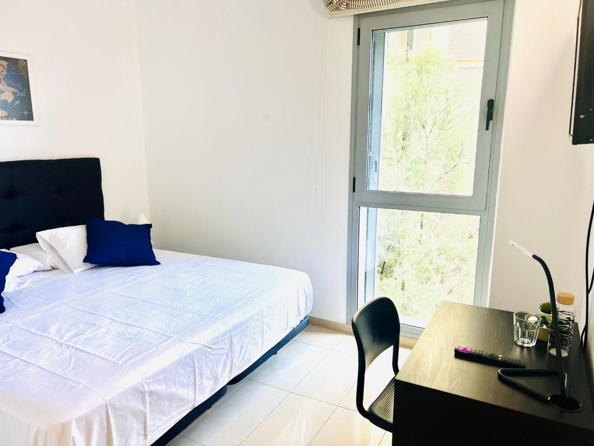 Fira Gran Via 2 - Private Rooms In A Shared Apartment - Habitaciones Privadas En Apartamento Compartido 오스피탈레트 데 요브레가트 외부 사진