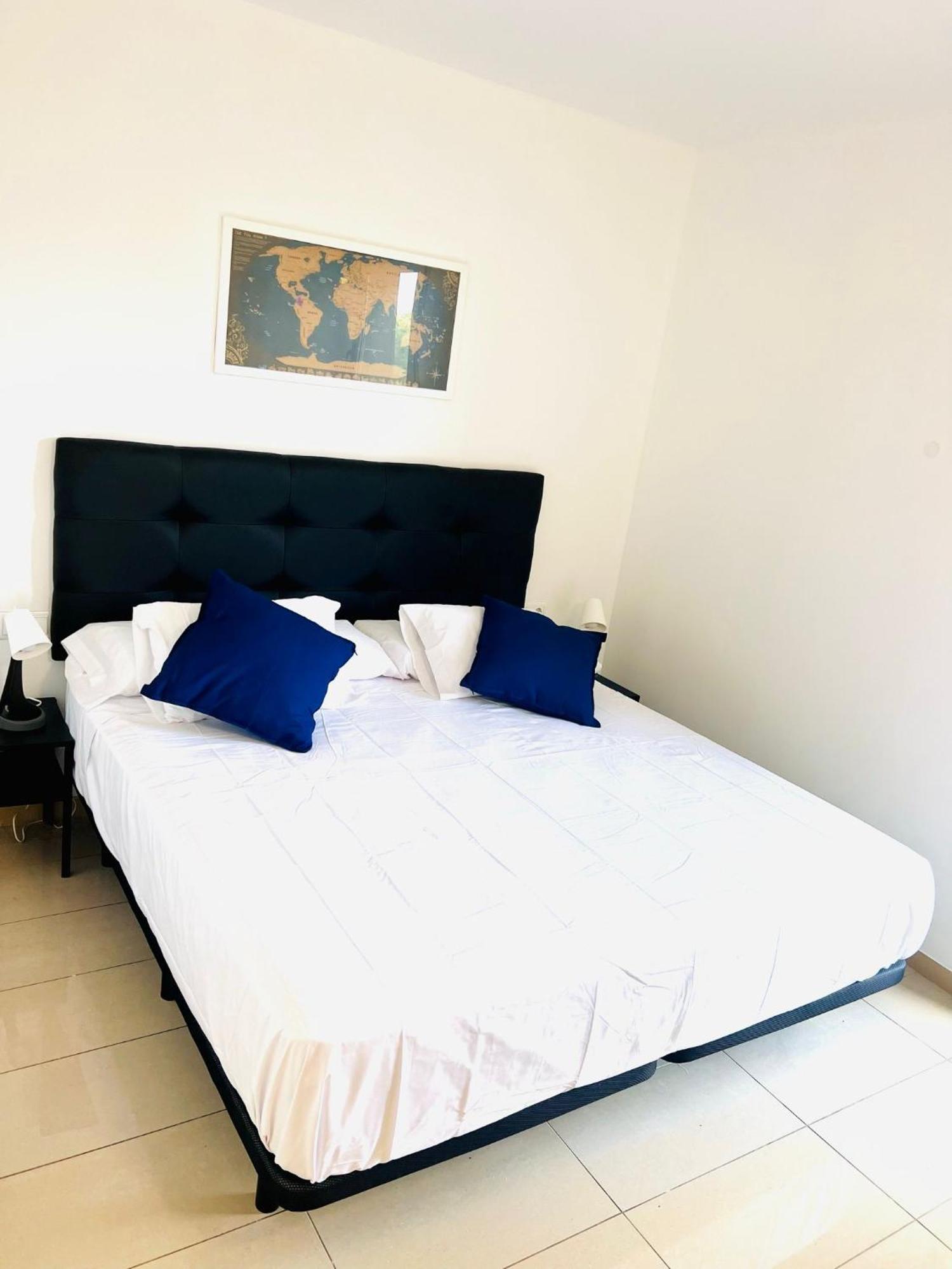 Fira Gran Via 2 - Private Rooms In A Shared Apartment - Habitaciones Privadas En Apartamento Compartido 오스피탈레트 데 요브레가트 외부 사진