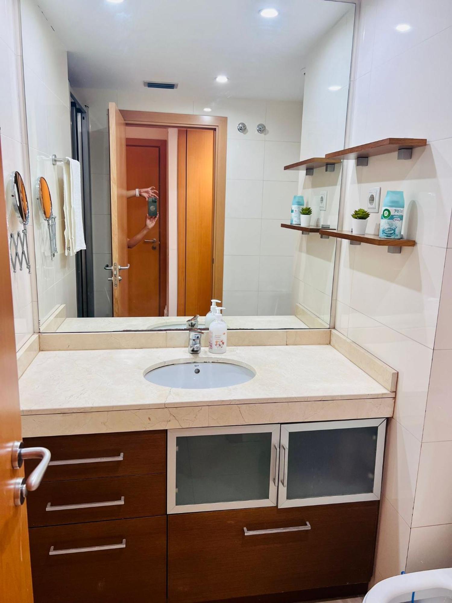 Fira Gran Via 2 - Private Rooms In A Shared Apartment - Habitaciones Privadas En Apartamento Compartido 오스피탈레트 데 요브레가트 외부 사진